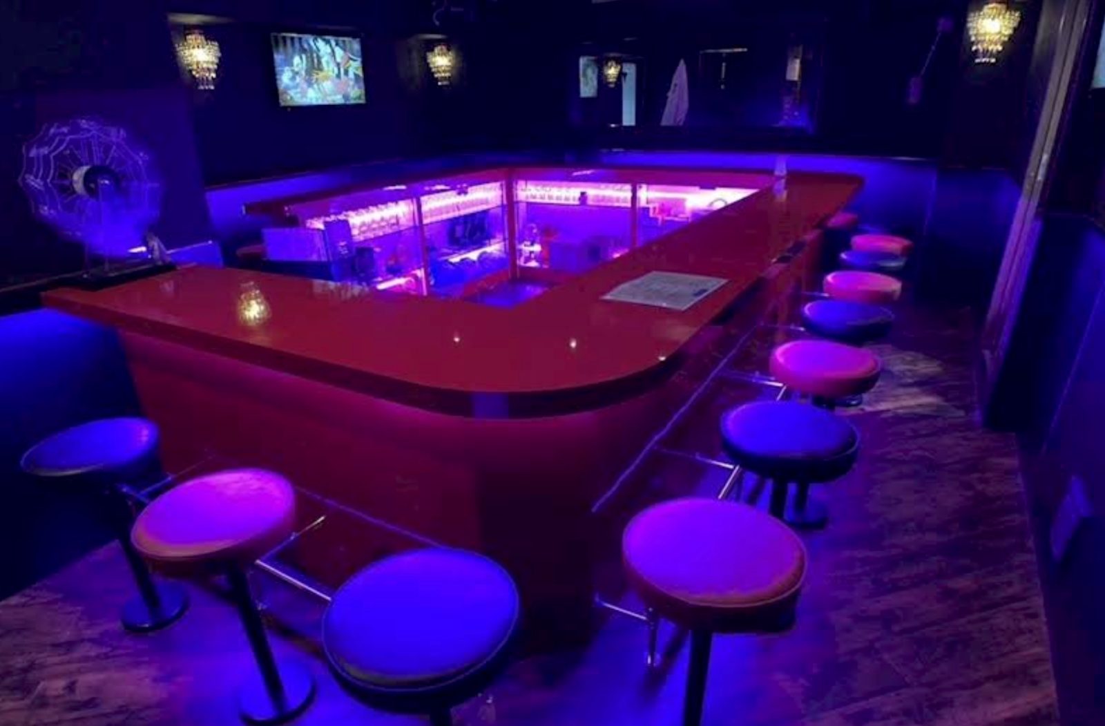 GIRLS BAR MILLIONAIRE 店内写真